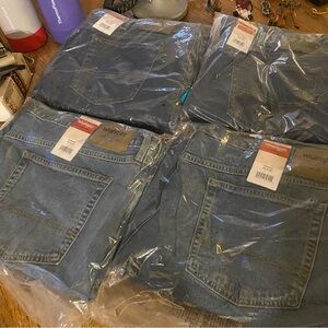 Wrangler Men's Classic Denim Jeans Bundle 4 pairs NWT